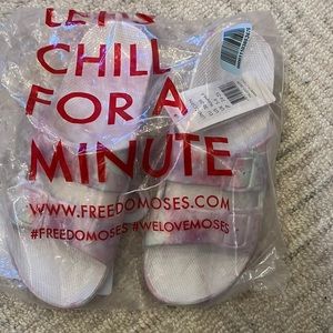 NWT 8/9 Freedom Moses Unicorn slides